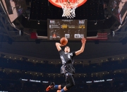 大坂直美连续十五场比赛得分超过重要助攻，雄鹿不断突破！气势如虹延续