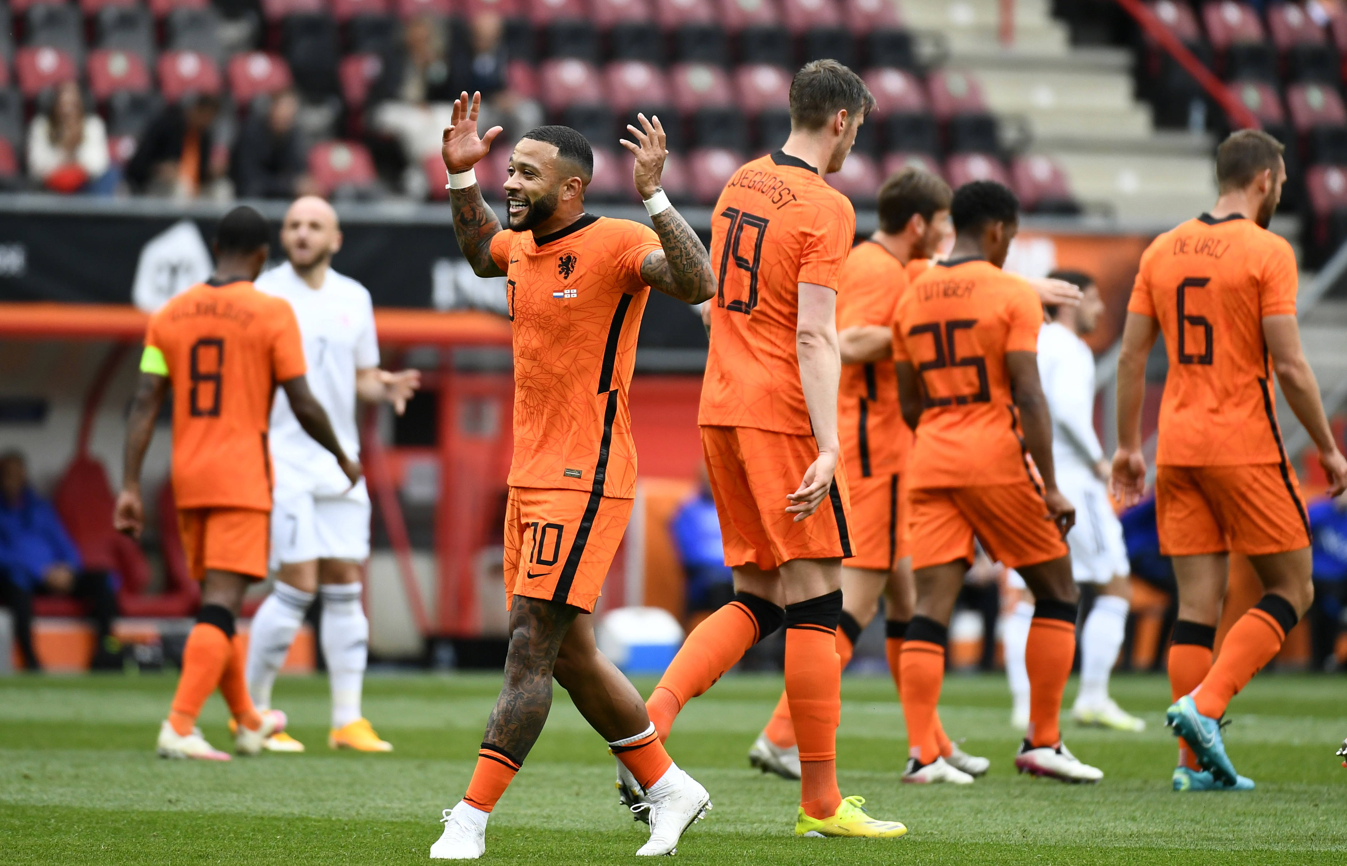 荷兰队惨败爱尔兰无缘欧锦赛名额的简单介绍