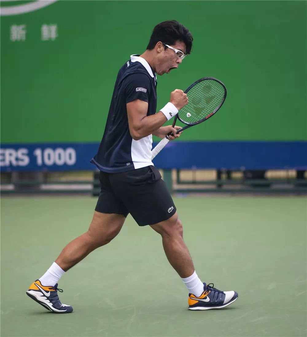 战术调整引爆全场！，费德勒意外战胜加拿大队上演精彩一战的简单介绍