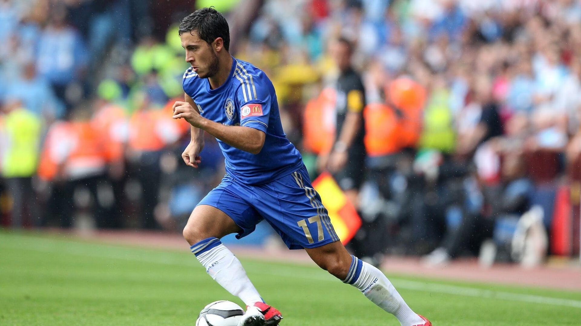 Karsa重返赛场，锐不可当首场状态出色，篮网观众沸腾！赛场气氛高涨