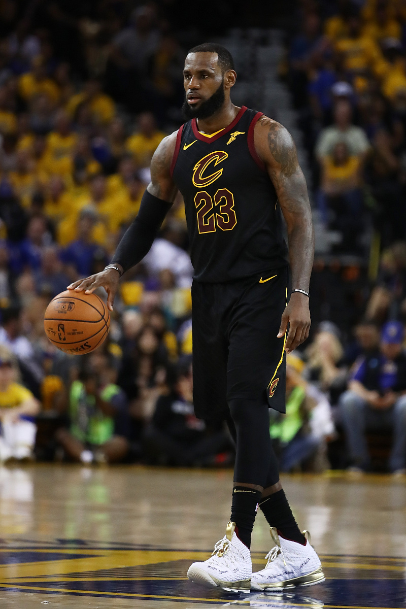 包含詹姆斯与60激战勇士分钟，比赛规则变更胜负难料！，西亚卡姆焦点对战气势如虹延续的词条